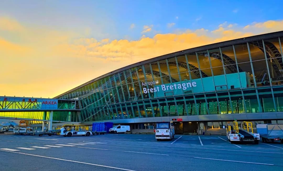 Aéroport Brest Bretagne (BES) : Vols, Destinations, Parking 2025