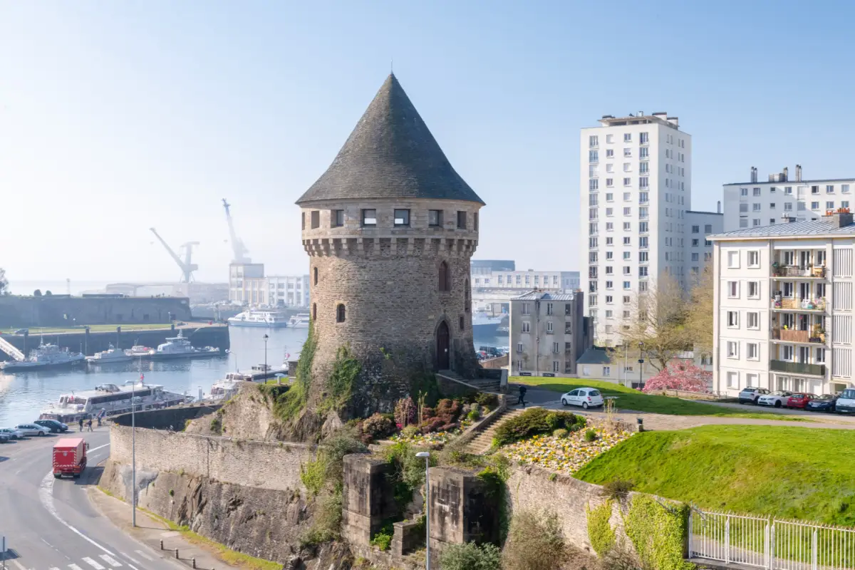 Tour Tanguy Brest : Visite Gratuite, Horaires & Dioramas 2025