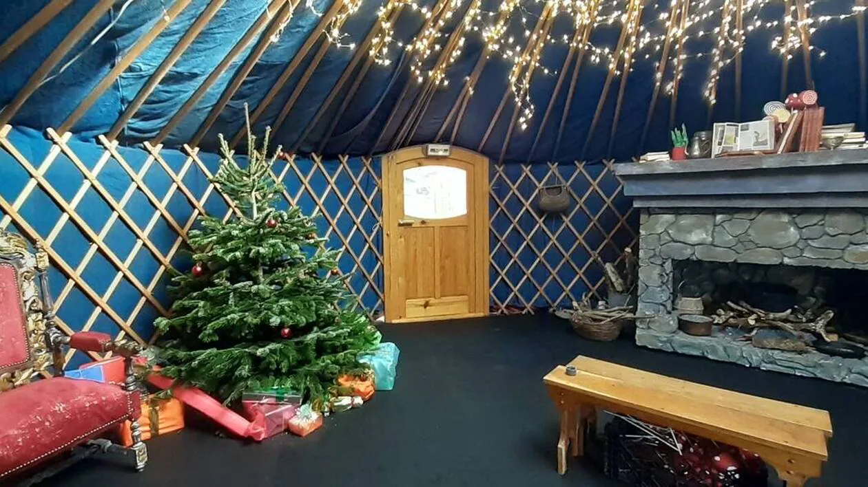 Yourte du Père Noël & Forêt Magique